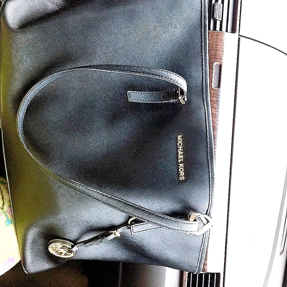 Michael kors purse and wallet set